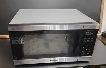 Panasonic Mid-Size 1.3 cft. Genius Microwave Oven