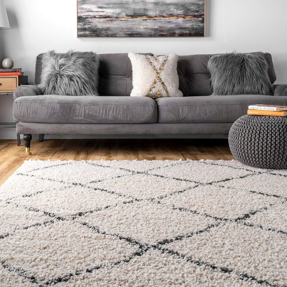8' x 11' Lattice Tassel Shag Area Rug - Off-White