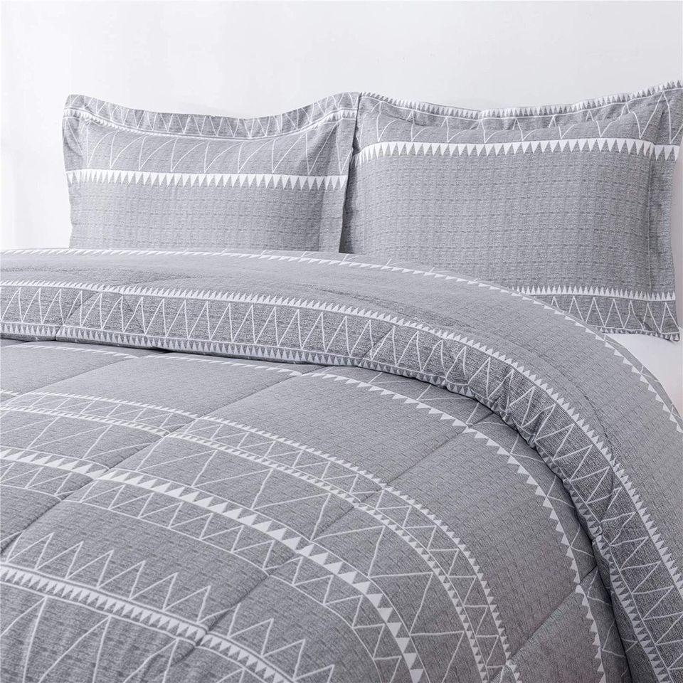 3 Piece Queen Comforter Set - 100% Microfiber