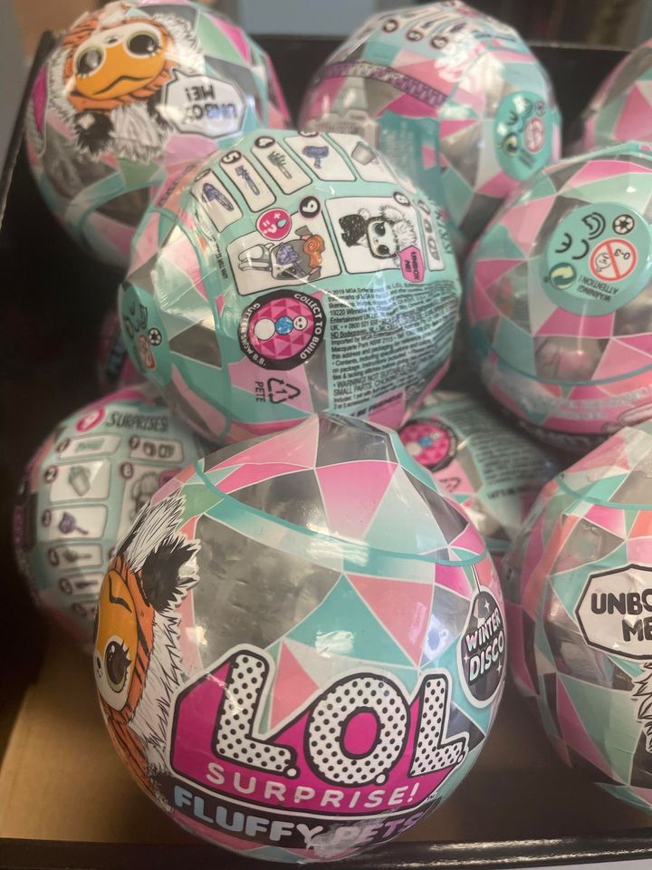 L.O.L. Surprise! Fluffy Pets Winter Disco Series with Removable Fur