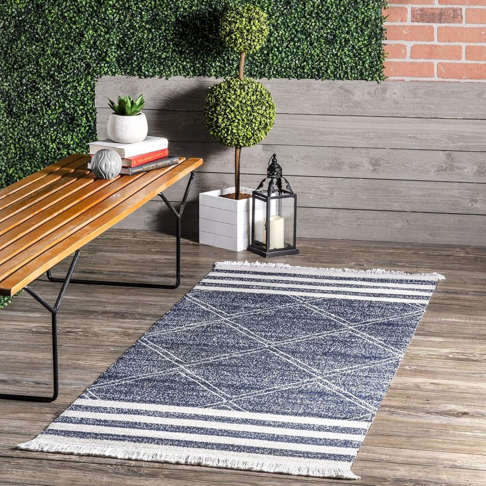 2' x 3' nuLOOM Roberge Diamonds Indoor/Outdoor Accent Rug