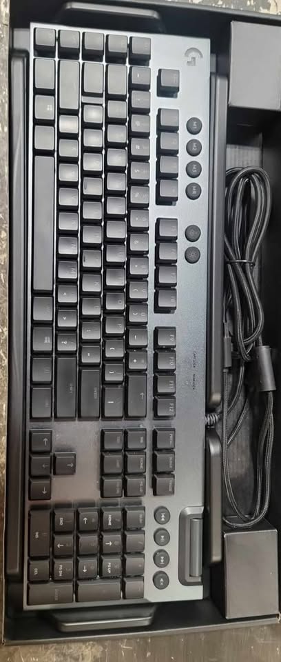 Logitech  LIGHTSYNC RGB Mechanical Gaming Keyboard with Low Profile GL Tactile key switch