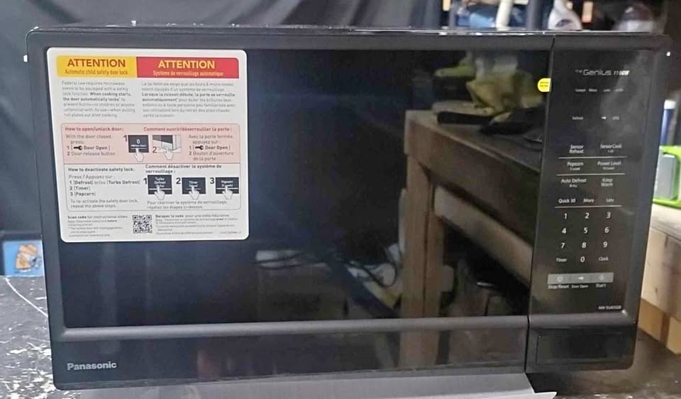 Panasonic Mid-Size 1.3 cft. Genius Microwave Oven