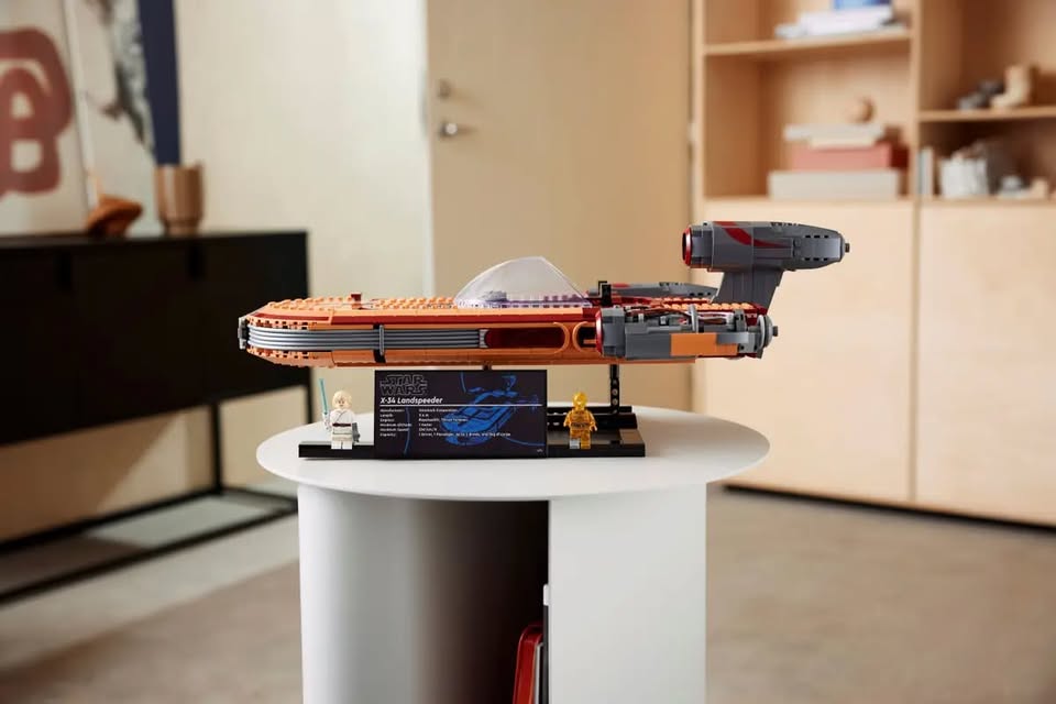 LEGO Star Wars - Luke Skywalker’s Landspeeder™ - 75341
